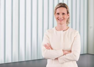 Susanna Schneeberger wurde zum 1. Oktober 2018 für fünf Jahre zum Mitglied des Vorstands bestellt. Sie wird zudem als Chief Digital Officer (CDO) die konzernweiten Aktivitäten im Bereich Digitalisierung, Vernetzung und IT-Systeme verantworten.