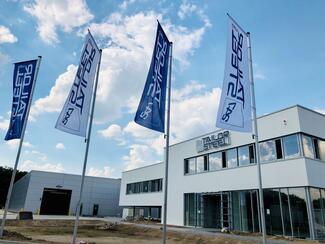 In der neuen Produktionsstätte von 247TailorSteel in Hilden entstehen 35 neue Arbeitsplätze.