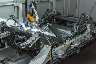 Mit seinem Prototypen-Zentrum gibt Fronius der Automobilindustrie die Möglichkeit, den Prototypenbau auszulagern.