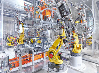 Rund 1.300 Roboter liefert Fanuc bis Ende 2023 an vier Werke von Volkswagen und Audi.