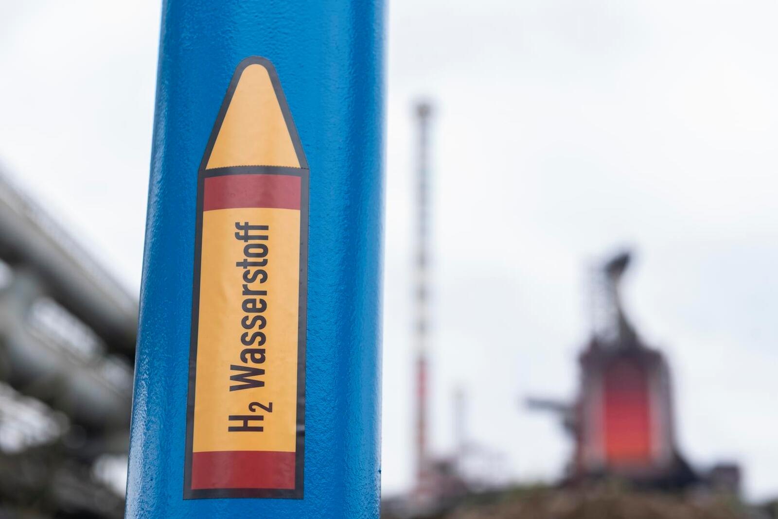 Thyssenkrupp Steel plant, ab 2025 mit grünem Wasserstoff, der in der Region erzeugt wird, klimafreundlichen Stahl herzustellen.