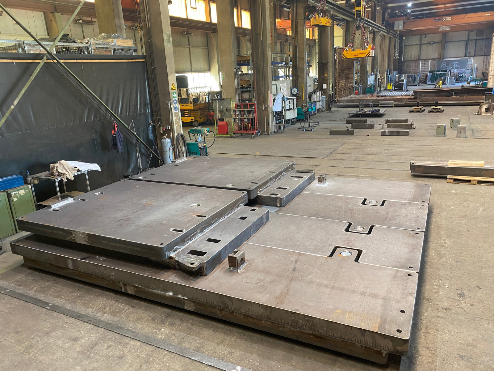 Die 150 t schwere Baugruppe für die Fundamentplatte besteht aus sieben Einzelteilen mit Steckverbindungen.