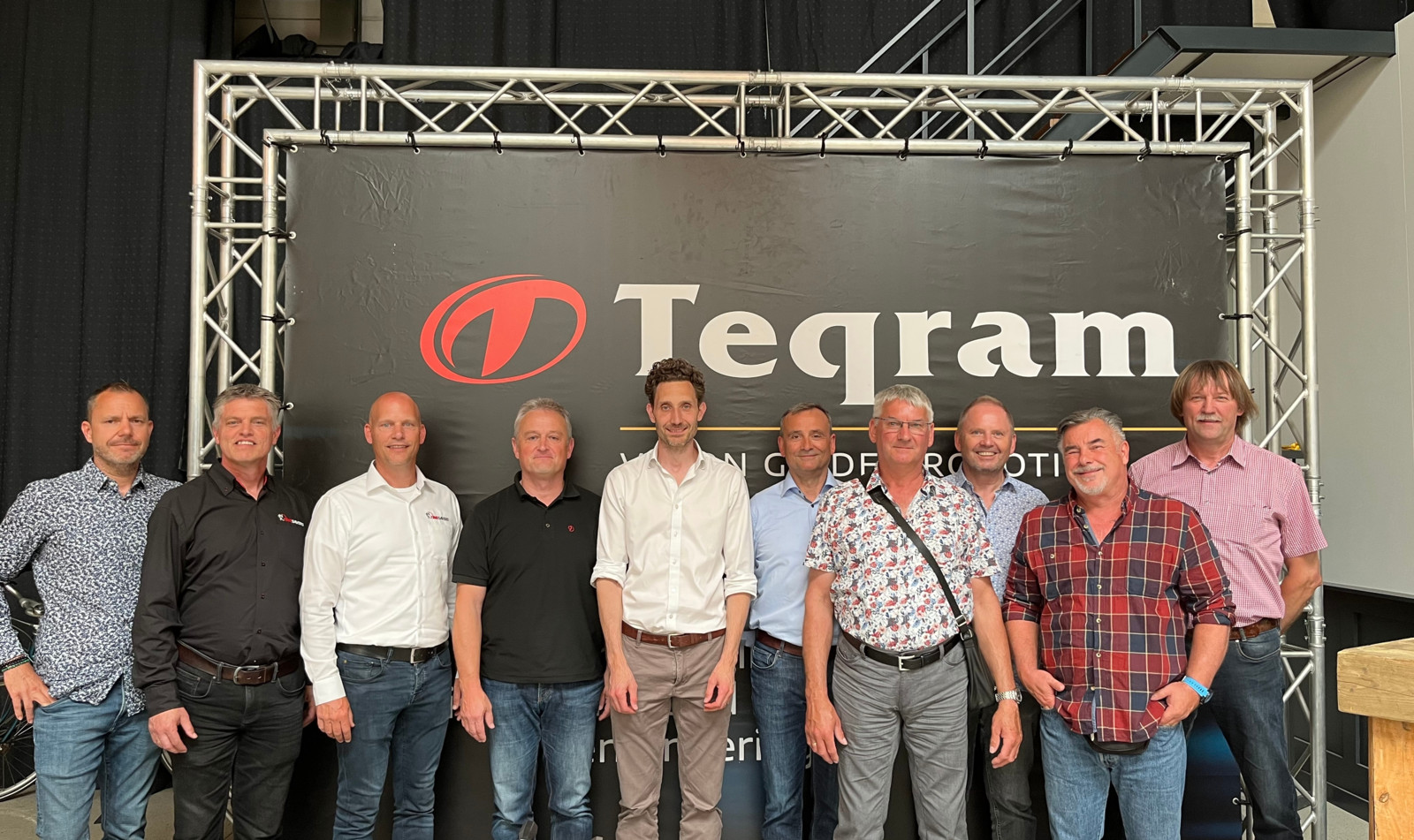 Zusammen mit Quadrus und 1A-Maschinen besuchte Timesavers im Sommer Tosec, eine Firma von Tollenaar Industries.