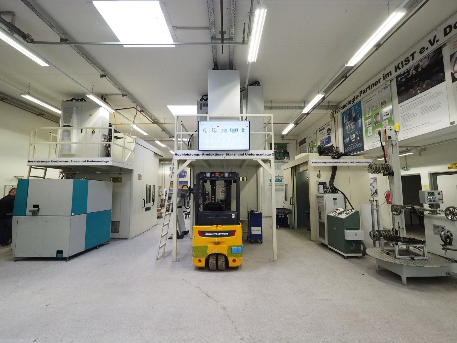 Das Kompetenz- und Innovationszentrum für die Stanztechnologie Dortmund e.V. (KIST) verfügt über einen eigenen Maschinenpark für Trainings und Weiterbildungen.