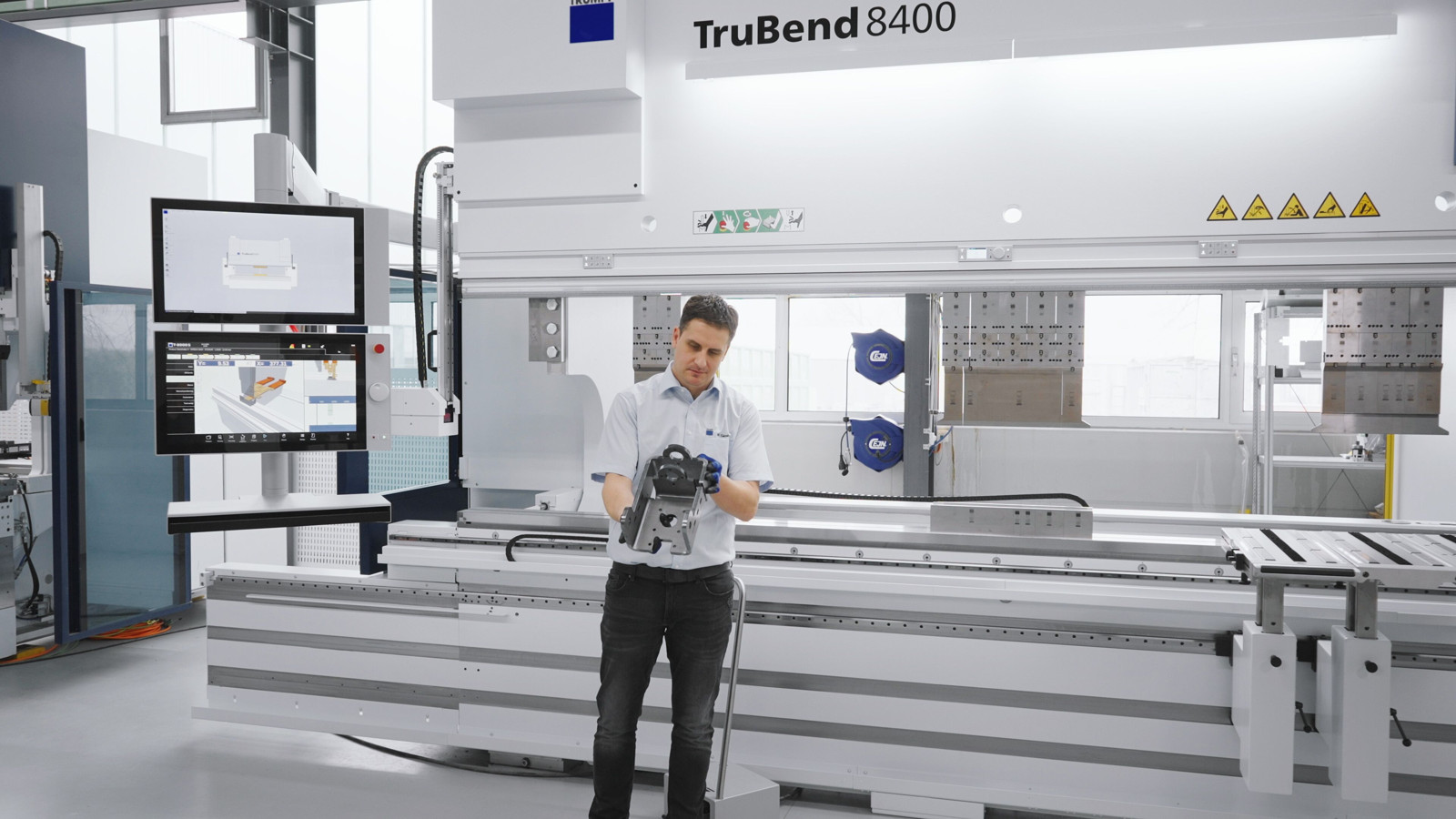 Die neue Maschinengeneration Tru Bend 8000 eignet sich besonders, um große Bauteile oder hohe Blechdicken zu biegen.