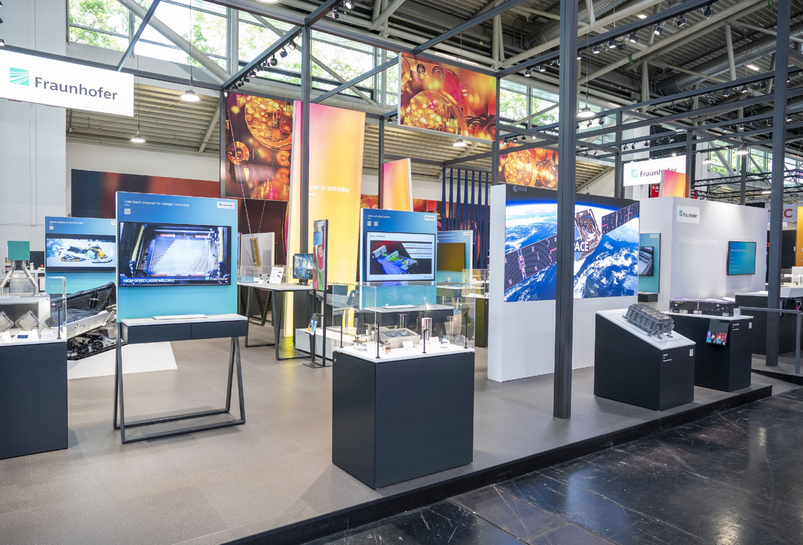 Am Gemeinschaftsstand der Fraunhofer Institute auf der Laser World of Photonics 2023 in München wurden die aktuellen Forschungsprojekte ausgestellt. Auch für die Blechbearbeitung waren einige interessante Themen dabei.